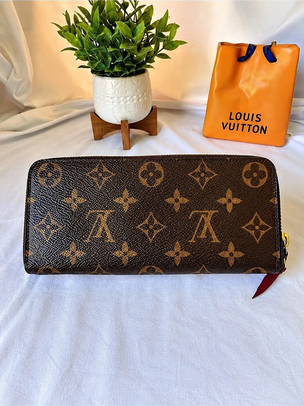 Louis Vuitton Zippy Wallet Monogram Brown & Gold
